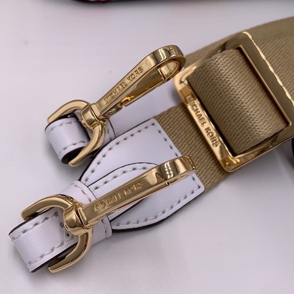 MICHAEL KORS
Jet Set Logo Crossbody Bag with Case for Apple AirPods Pro - Picture 12 of 16